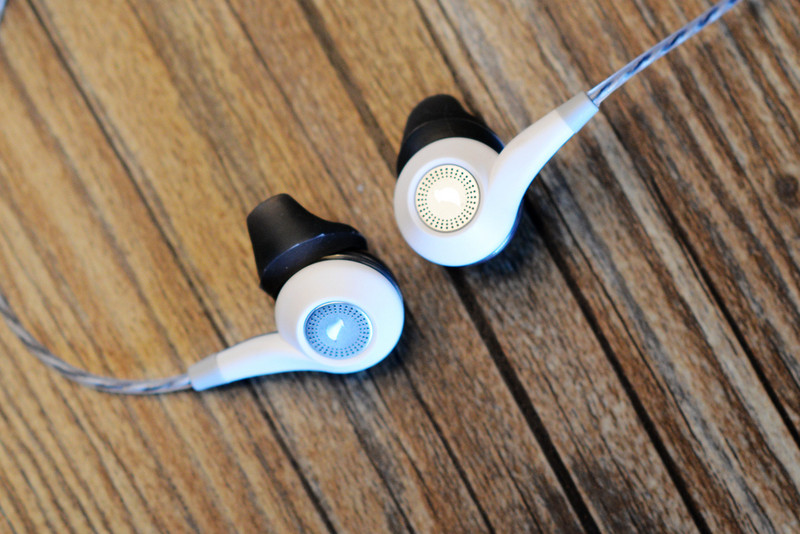 #耳机#新手机居然不配耳机，给荣耀7入了声宴双动圈HIFI小塞子