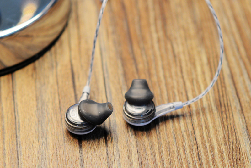 #耳机#新手机居然不配耳机，给荣耀7入了声宴双动圈HIFI小塞子