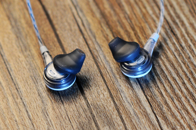 #耳机#新手机居然不配耳机，给荣耀7入了声宴双动圈HIFI小塞子