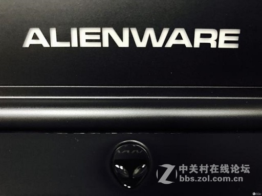 入世出格化险为迷，顶配 New Alienware 17 与 15 R2 对比
