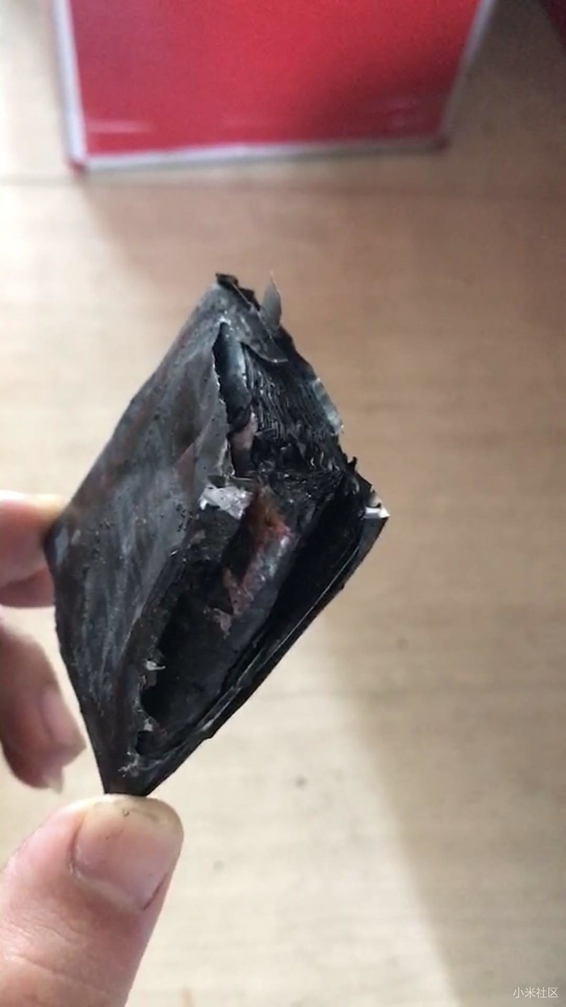 今天拆电池,居然起火了-中关村在线手机论坛