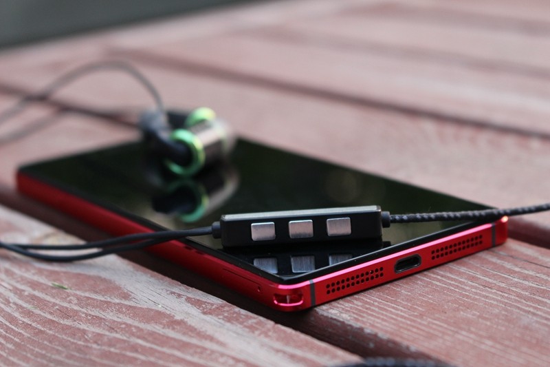 # 戴上它 尽享整个世界 #URBANFUN Carbon one碳纤维圈铁耳机音质试听