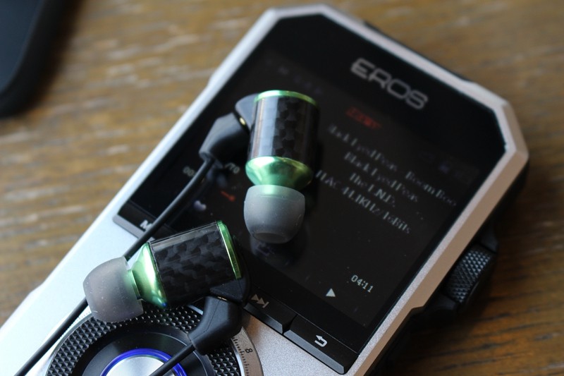 # 戴上它 尽享整个世界 #URBANFUN Carbon one碳纤维圈铁耳机音质试听