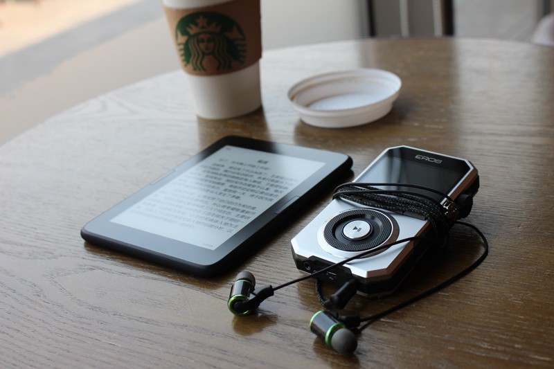 # 戴上它 尽享整个世界 #URBANFUN Carbon one碳纤维圈铁耳机音质试听