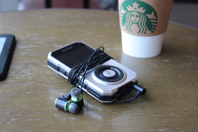 # 戴上它 尽享整个世界 #URBANFUN Carbon one碳纤维圈铁耳机音质试听