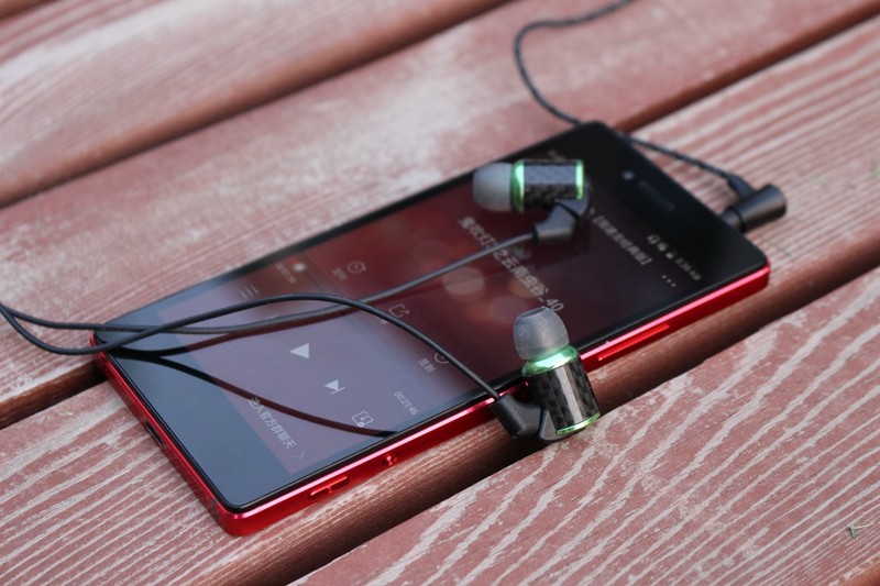 # 戴上它 尽享整个世界 #URBANFUN Carbon one碳纤维圈铁耳机音质试听