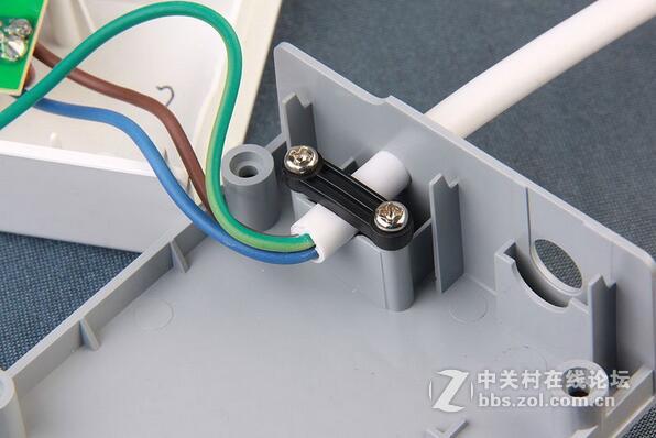 ]防火防雷防过载 航嘉雷盾SSG404排插评测