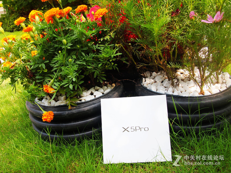 #最美双城记，X5Pro极夜黑试用#薇妹纸亲测附视频【顺滑之感，让眼睛和指尖一起体验】