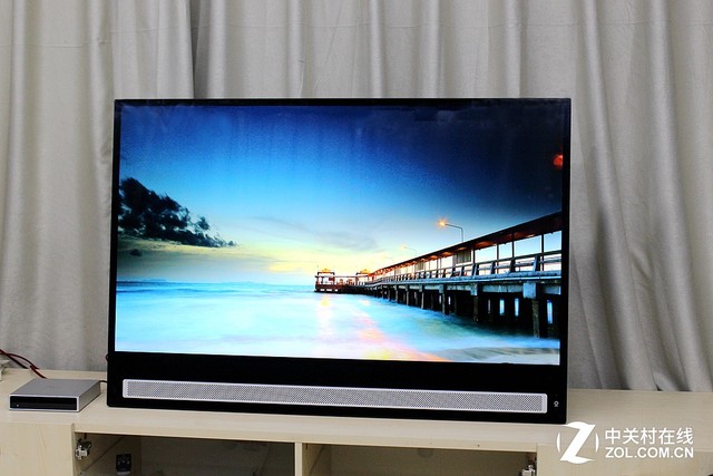 极简外观：简单线条烘托艺术感