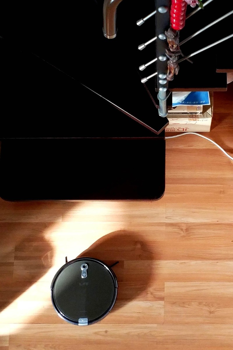 懒人的福利，智能好帮手 你不可错过的ILIFE智意扫地机器人