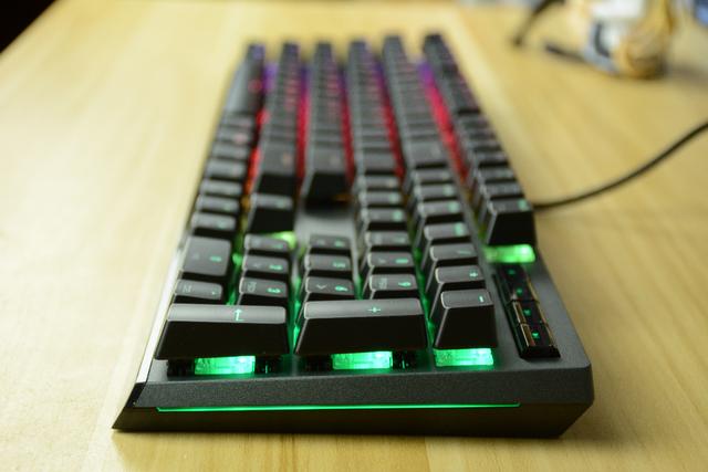 终于有一款懂游戏更懂音乐的键盘 酷冷MK750