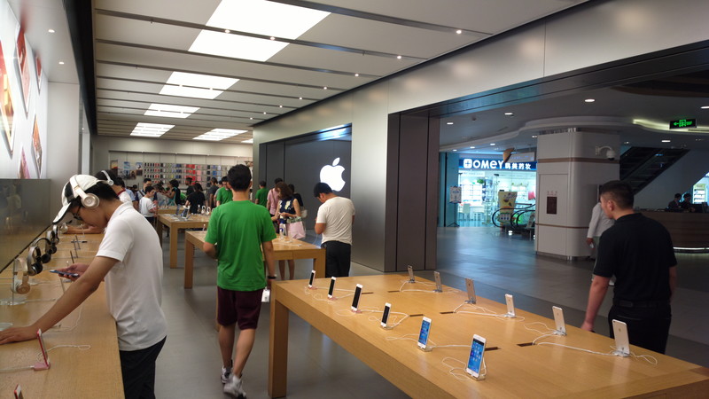 【诺基亚808】上海南京东路的苹果专卖店