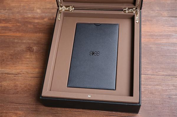 土豪机！价值25888元的8848钛金手机M4开箱图赏