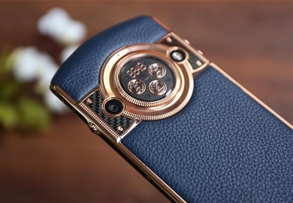 土豪机！价值25888元的8848钛金手机M4开箱图赏