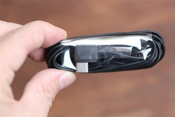 土豪机！价值25888元的8848钛金手机M4开箱图赏