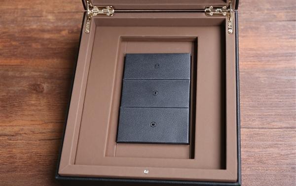 土豪机！价值25888元的8848钛金手机M4开箱图赏