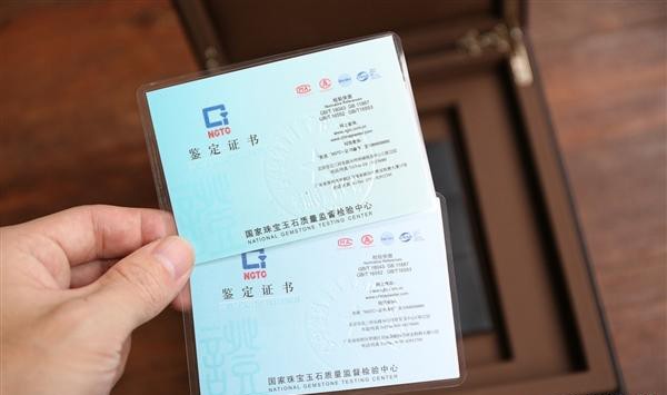 土豪机！价值25888元的8848钛金手机M4开箱图赏