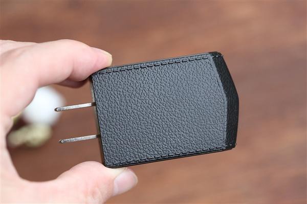 土豪机！价值25888元的8848钛金手机M4开箱图赏