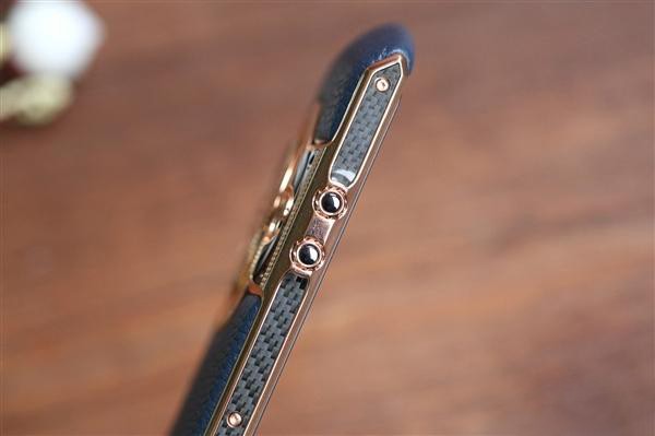 土豪机！价值25888元的8848钛金手机M4开箱图赏