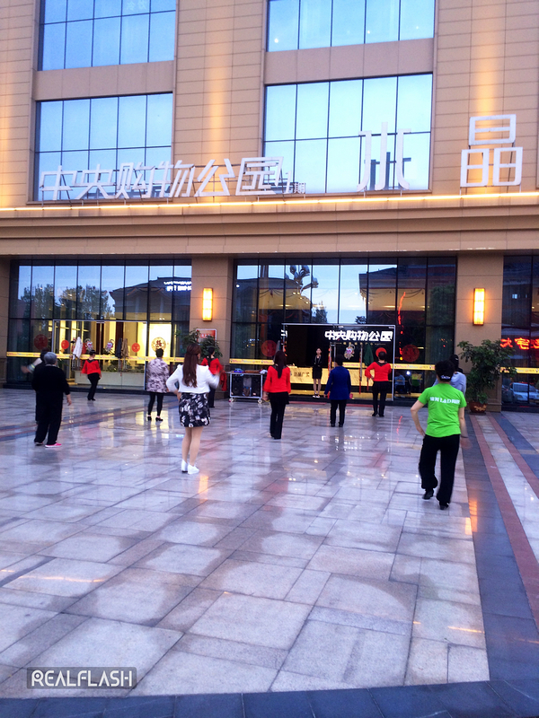 “超亮同步闪光灯”（iphone版） Realflash闪光灯 操作及简单试拍