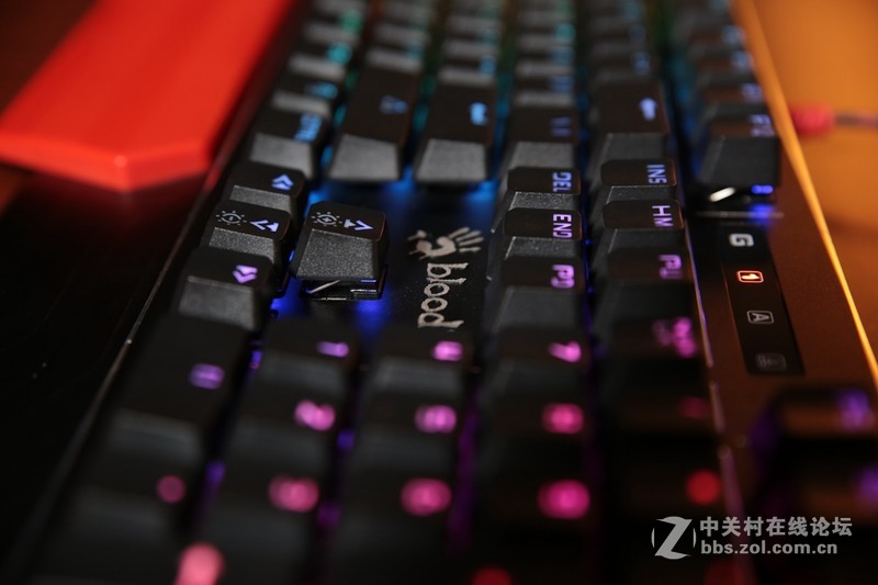 1亿次使用寿命！血手幽灵光轴三代复活者键盘 问世