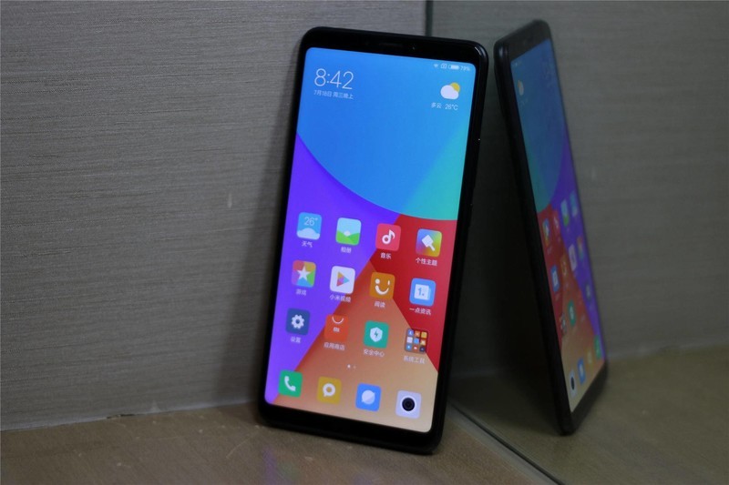 小米max3定位拍照最好的巨屏手机网友玩游戏更爽