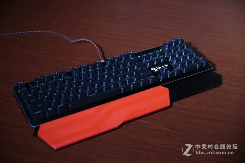 1亿次使用寿命！血手幽灵光轴三代复活者键盘 问世