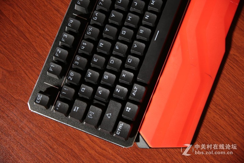 1亿次使用寿命！血手幽灵光轴三代复活者键盘 问世