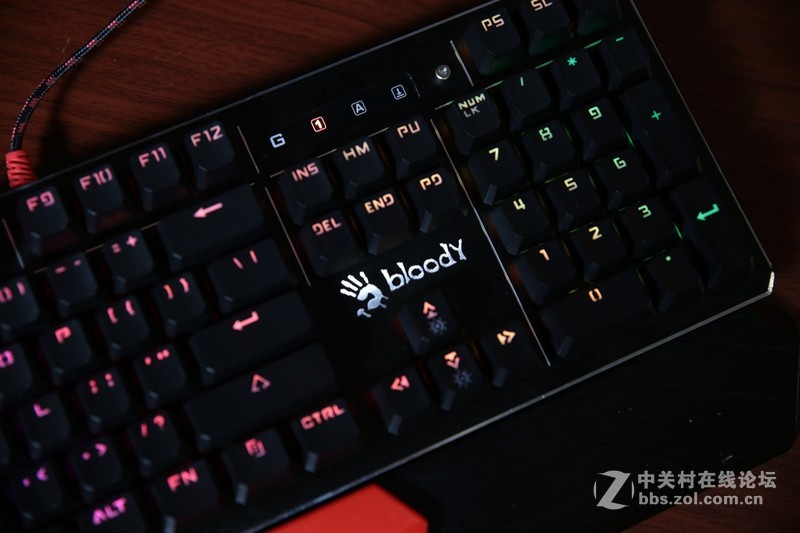 1亿次使用寿命！血手幽灵光轴三代复活者键盘 问世