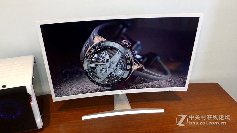 桌面大屏实力派，HKC C320曲面显示器！