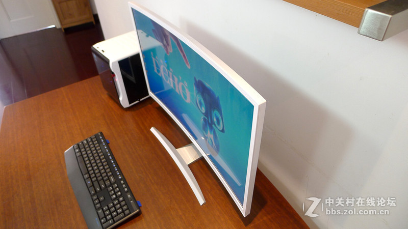 桌面大屏实力派，HKC C320曲面显示器！