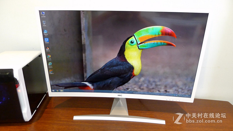 桌面大屏实力派，HKC C320曲面显示器！