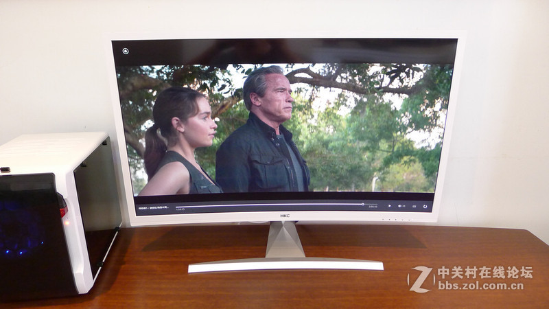 桌面大屏实力派，HKC C320曲面显示器！