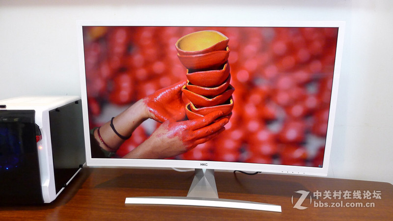 桌面大屏实力派，HKC C320曲面显示器！