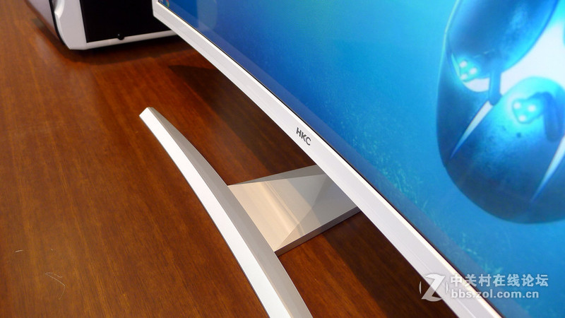 桌面大屏实力派，HKC C320曲面显示器！