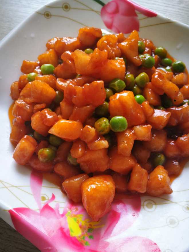 早餐，间点，午餐。幼儿园的伙食不错吧