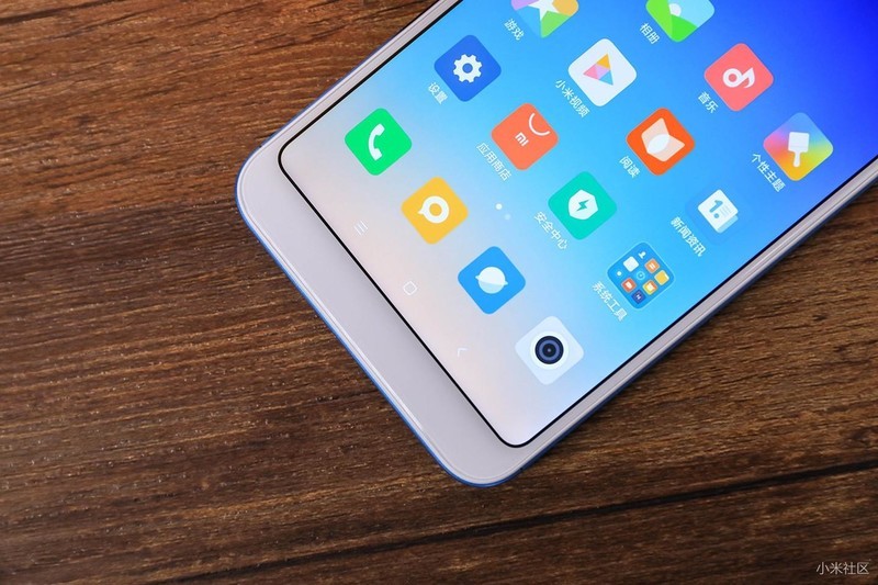 手机中国|红小米5/5 plus真机上手:千元全面屏长这样