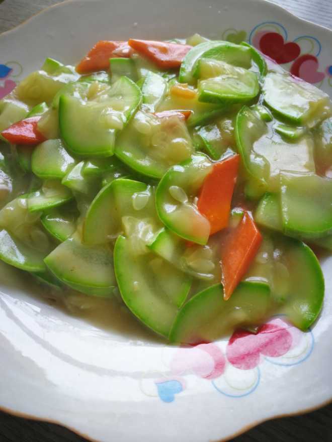 早餐，间点，午餐。幼儿园的伙食不错吧