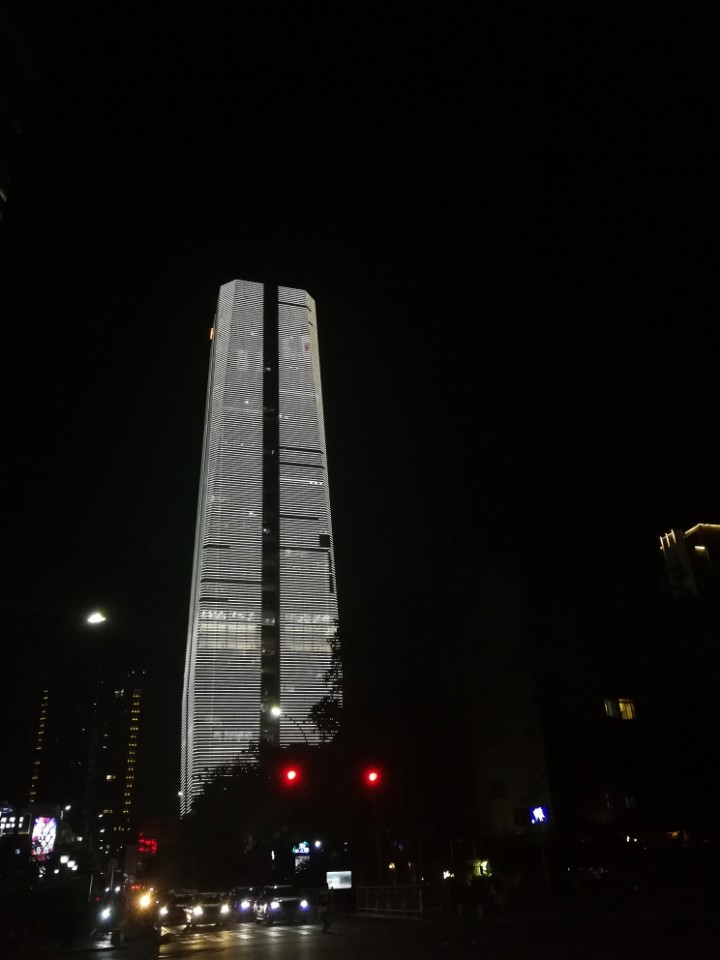 免费换了镜头。美滋滋