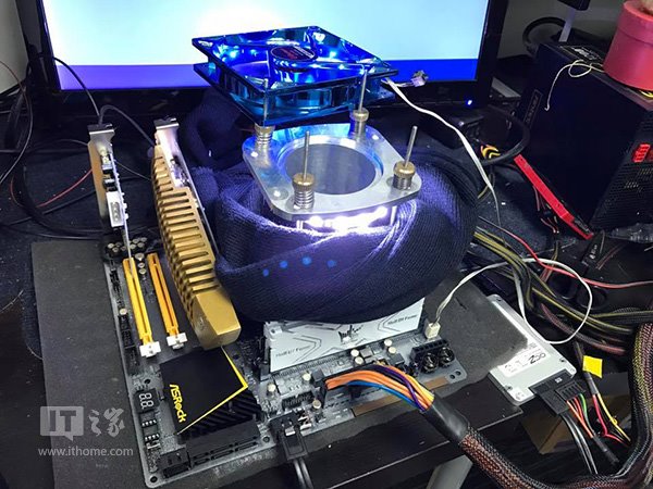Intel Core i7-7700K超频性能报告：液氮达到6.7GHz