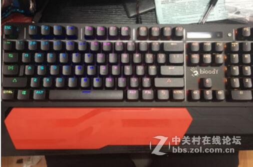 入手血手幽灵B975光轴三代键盘，1600万色背光超炫