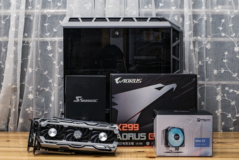 十核心i9+1070SLI+会发光的雕牌，不亮瞎死不休