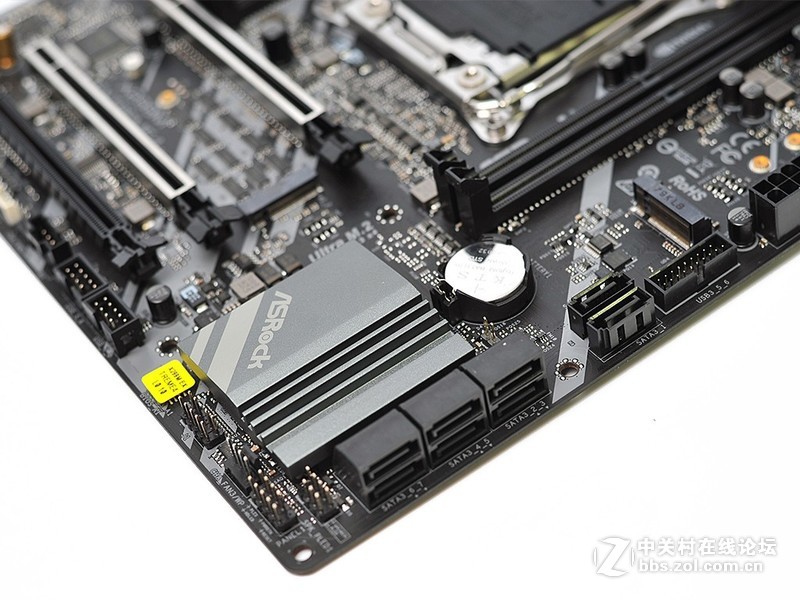 乞丐版X299平台也不错，+四通道内存、GTX1080显卡和半开放式机箱也能飞一会