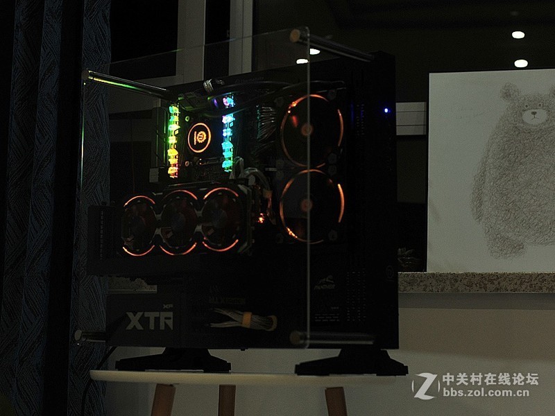 乞丐版X299平台也不错，+四通道内存、GTX1080显卡和半开放式机箱也能飞一会