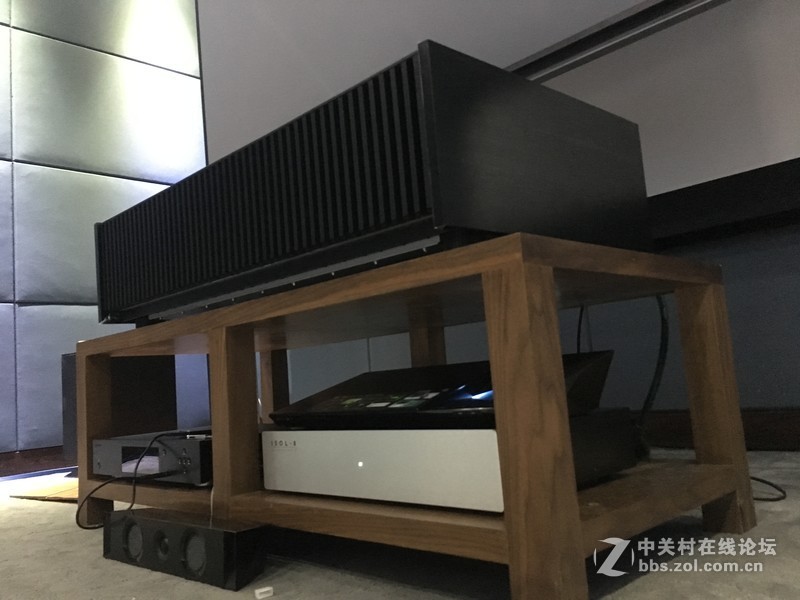 奢适空间，不彰自显的家用投影——索尼VPL-VZ1000激光4K超短焦