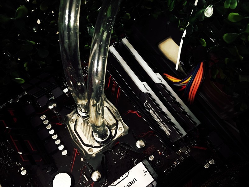 自制英雄联盟主题水冷机箱——上单的提莫