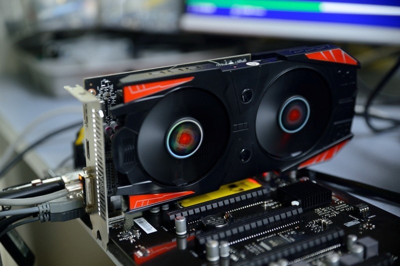 稳定至上!映泰tb250-btc d  8卡挖矿主板!