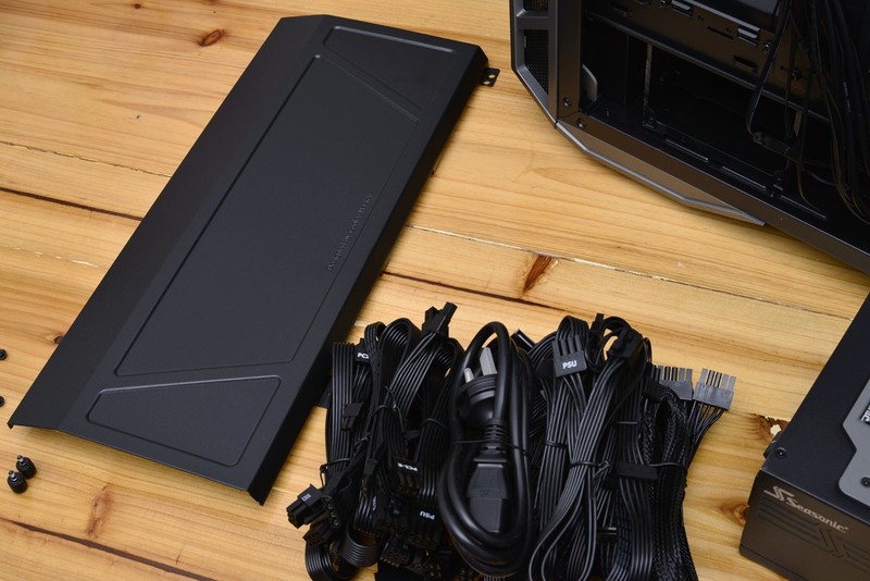 十核心i9+1070SLI+会发光的雕牌，不亮瞎死不休