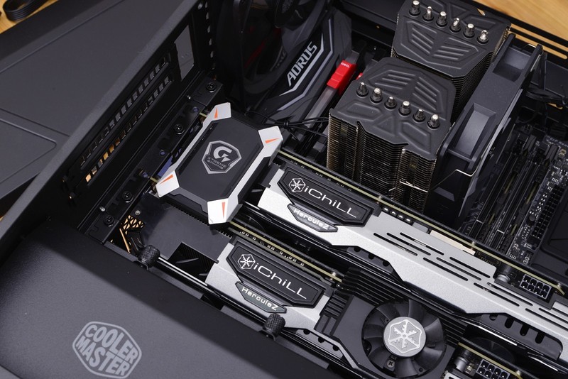 十核心i9+1070SLI+会发光的雕牌，不亮瞎死不休