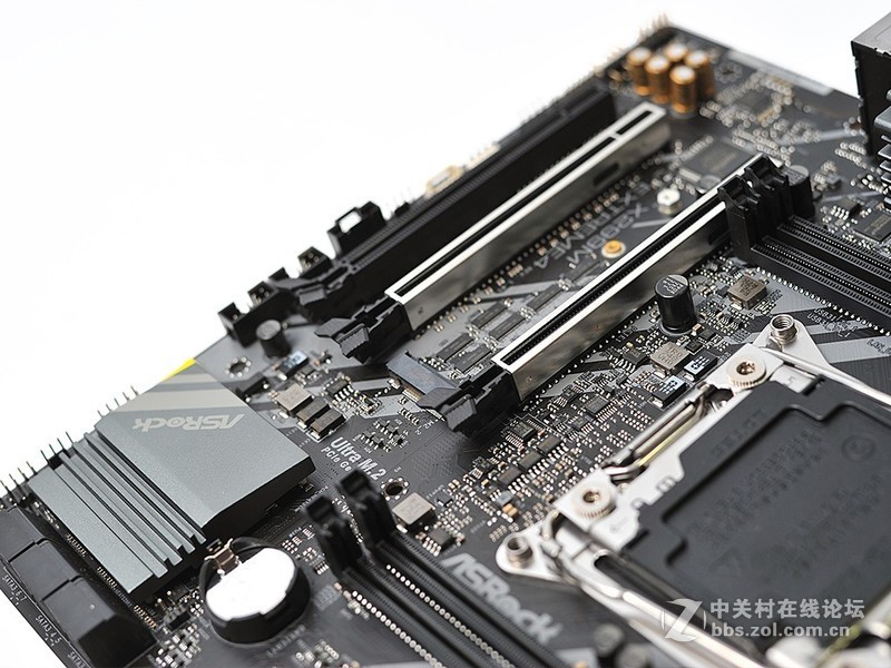 乞丐版X299平台也不错，+四通道内存、GTX1080显卡和半开放式机箱也能飞一会